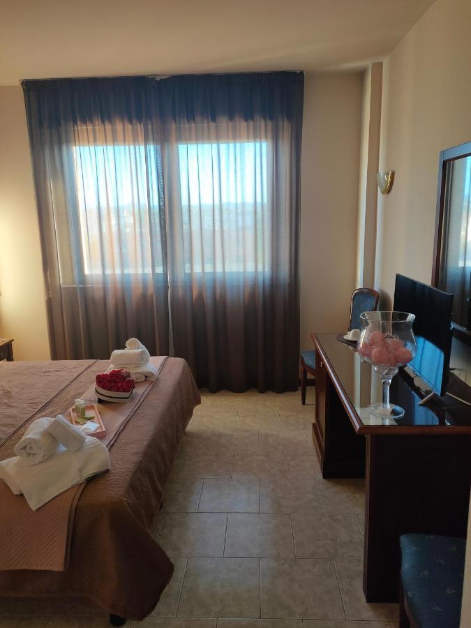 Hotel Fidenza Ngoại thất bức ảnh