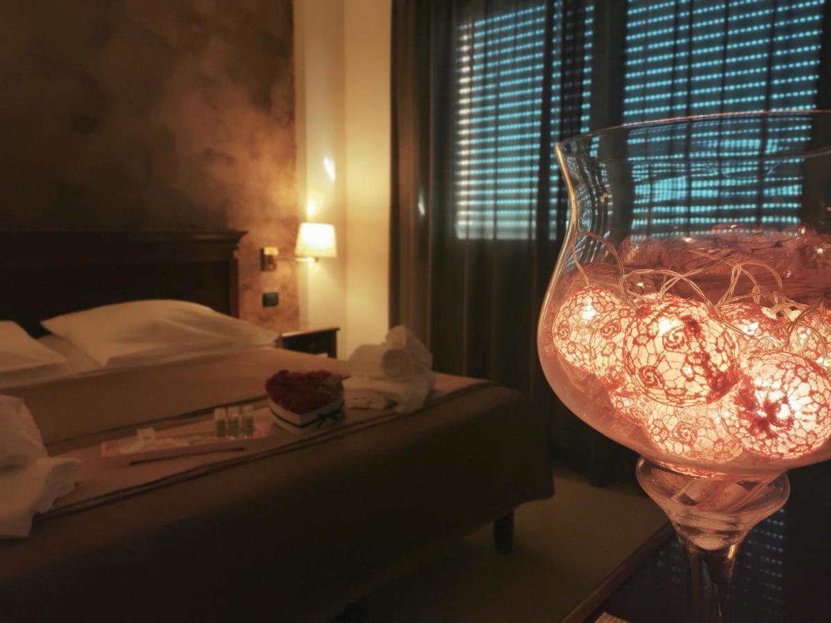 Hotel Fidenza Ngoại thất bức ảnh
