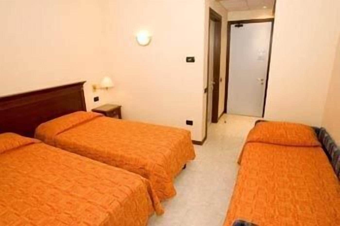 Hotel Fidenza Ngoại thất bức ảnh