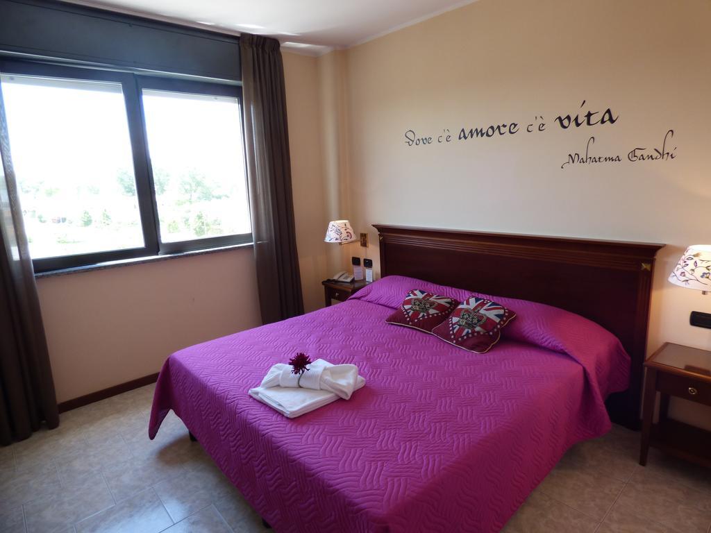Hotel Fidenza Ngoại thất bức ảnh
