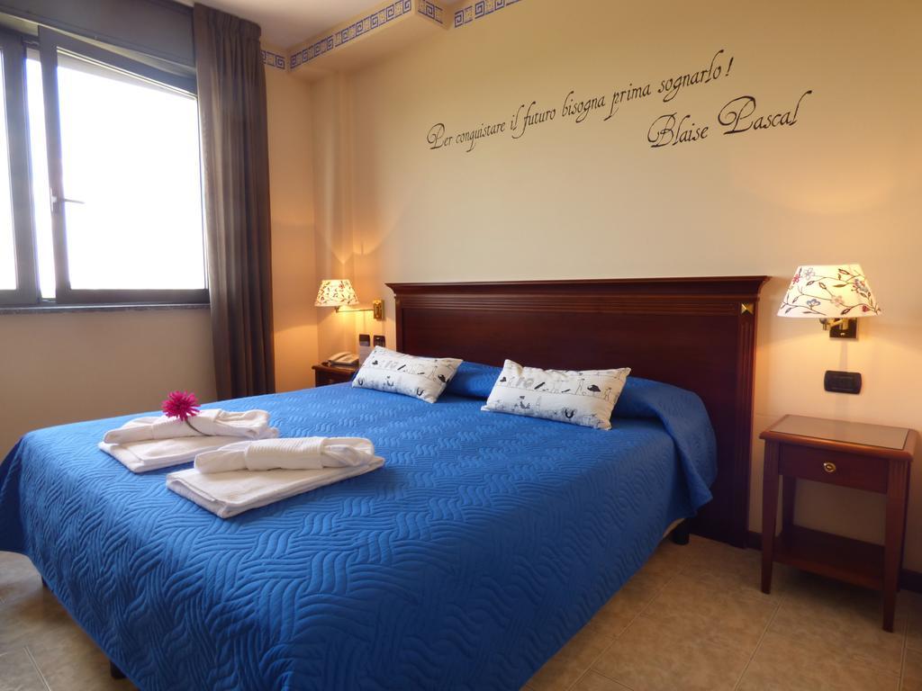 Hotel Fidenza Ngoại thất bức ảnh