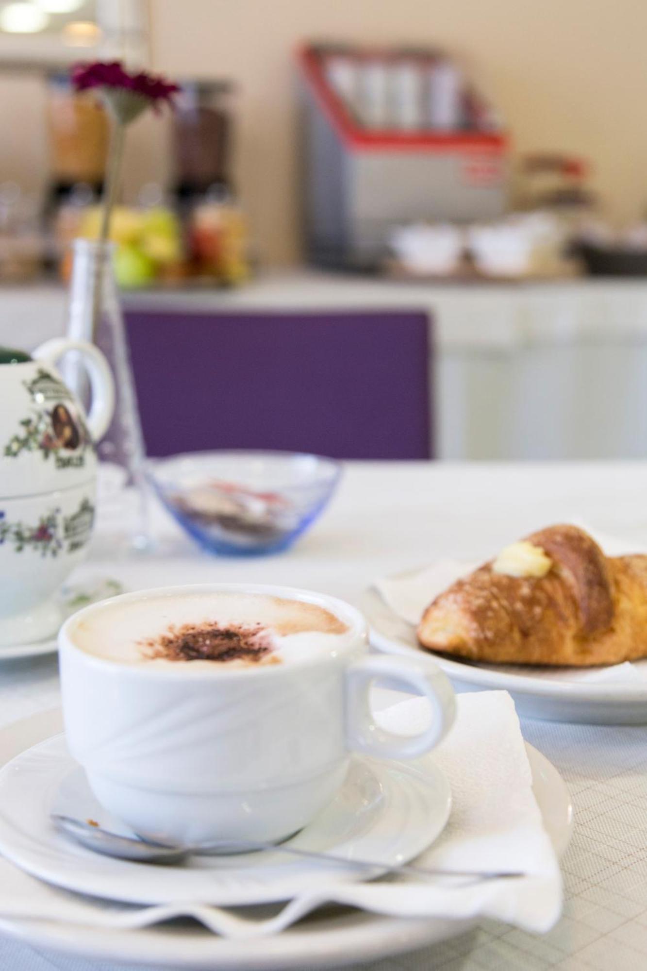 Hotel Fidenza Ngoại thất bức ảnh