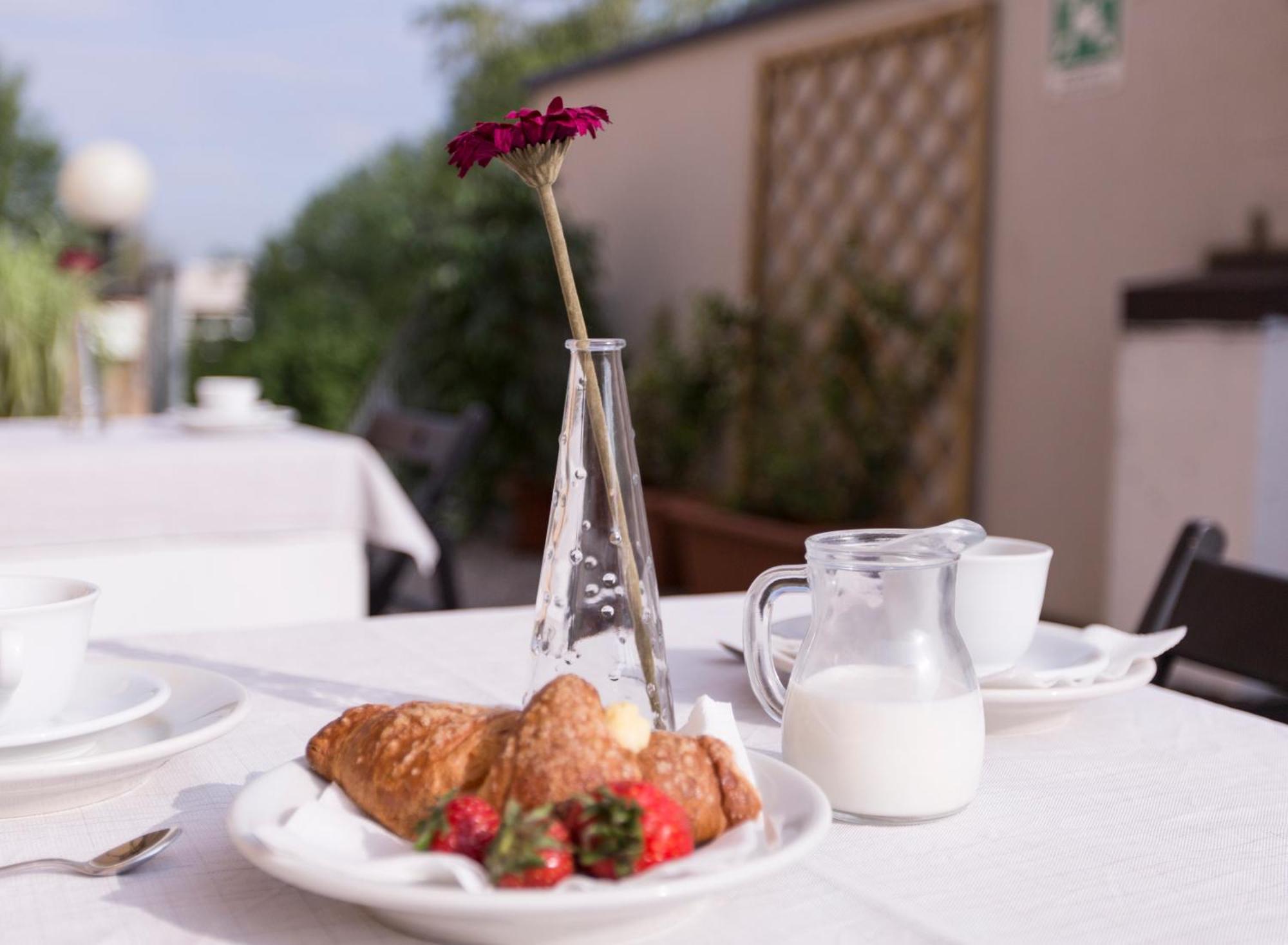 Hotel Fidenza Ngoại thất bức ảnh