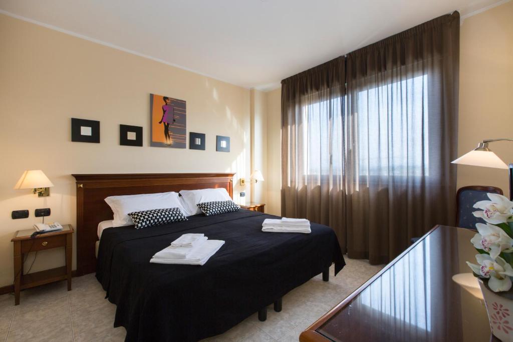 Hotel Fidenza Phòng bức ảnh
